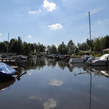 Vakantiepark Bergumermeer - 689 Suameer Экстерьер фото